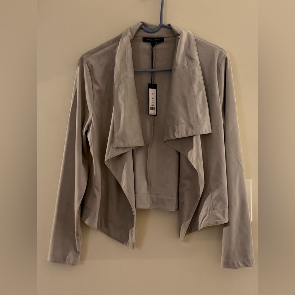 NWT!{Romeo + Juliet Couture}-Size: L-Faux Suede Waterfall Jacket in Stone